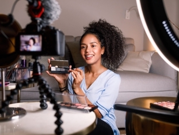 5 Mistakes New Content Creators Make When Choosing a Filming Location image